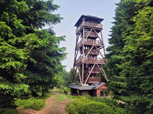 Wunderschöner Gitteraussichtsturm