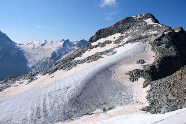 피츠 무르텔(3,442m)의 전경