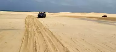 Entlang Praia do Curralinho