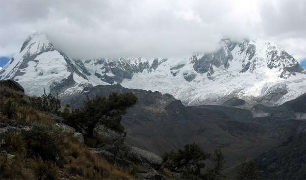 Massif of Huascaran 