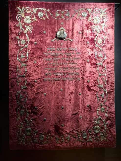 Synagogue curtain