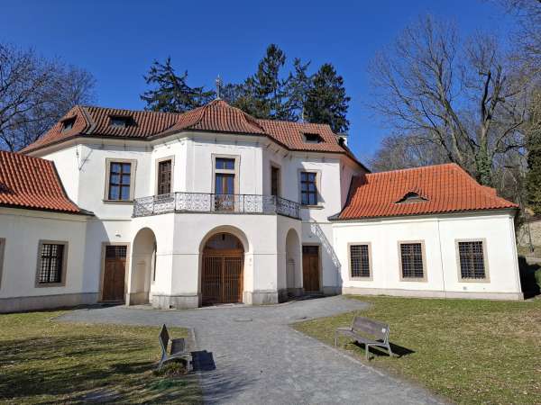 Summer Palace of Alojteška