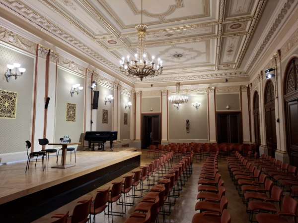 Suk's Hall