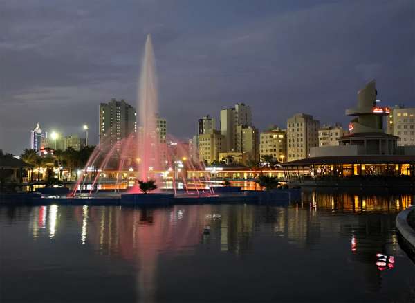 Fountain in the center of the pond