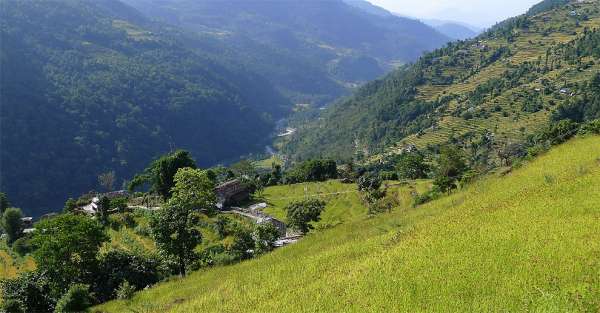 Uitzicht op de Modi Khola-vallei