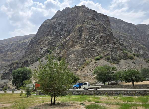 Bergen rond het meer