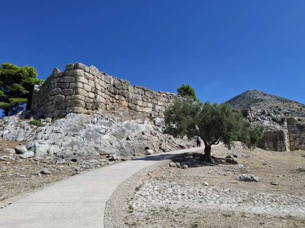 사이클로피언 벽