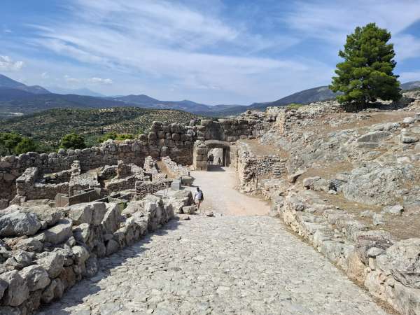 아크로폴리스로 가는 길