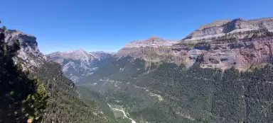 Pireneje