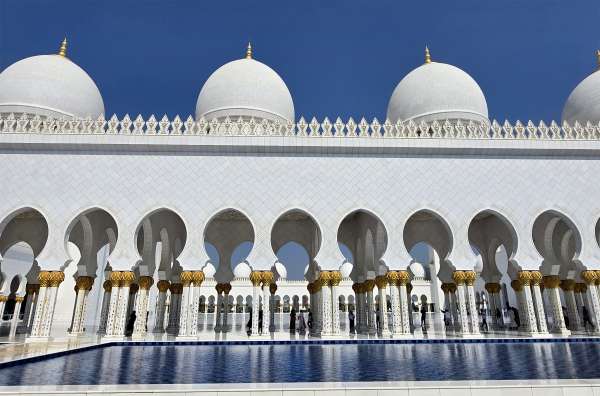 Pozdĺž stĺporadia