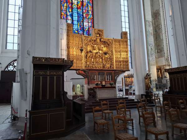 Hlavní oltář (Ołtarz Główny)