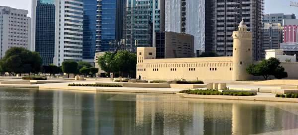 Prohlídka náměstí Al Hosn