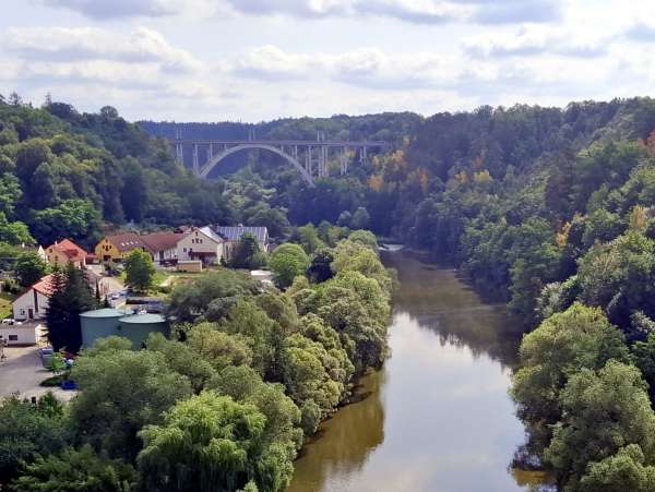 Puente Bechyně ("Arcoíris")