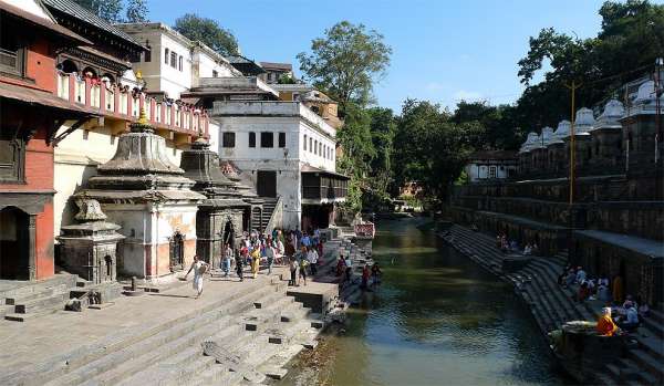 Řeka Bagmati v Pashupatinahu