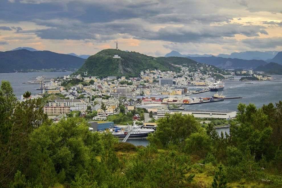 Prohlídka Alesundu - To jsme ještě od požáru v Alesundu nezažili