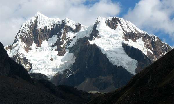 Nevado Abasraju (5.785 m sul livello del mare)