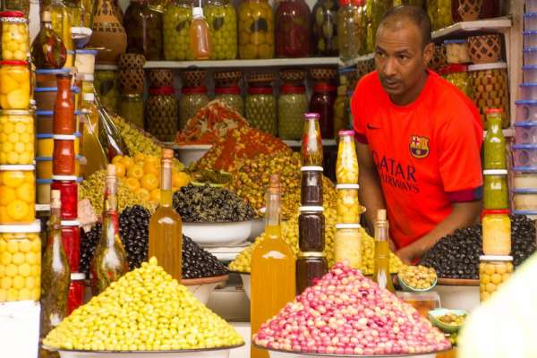 Shops with tinned vegetables