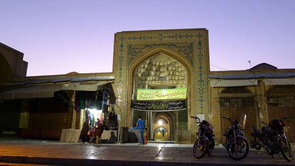 Bazar intorno a Piazza Sabzeh