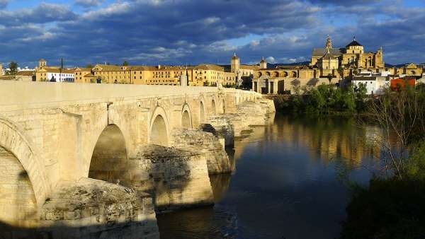 Atmosfera na moście rzymskim
