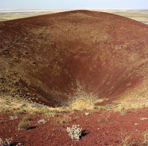 Cratera no vulcão Meke Dagi