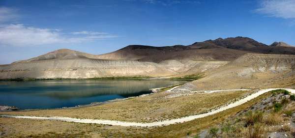 Vyhlídka na sopečné jezero Acigöl