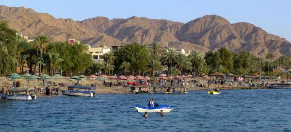 Plage publique à Aqaba: Transport
