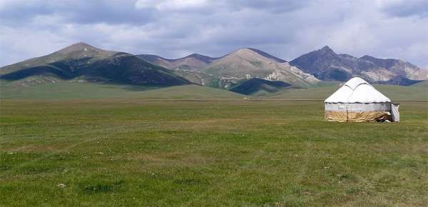 Ridge north of Lake Sonkol