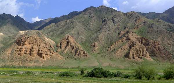 Road through the Tyulek valley