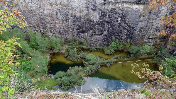 墨西哥采石场的池塘