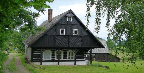 Hermosa casa folclórica