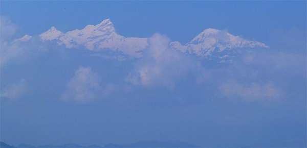 马纳斯鲁峰的景色