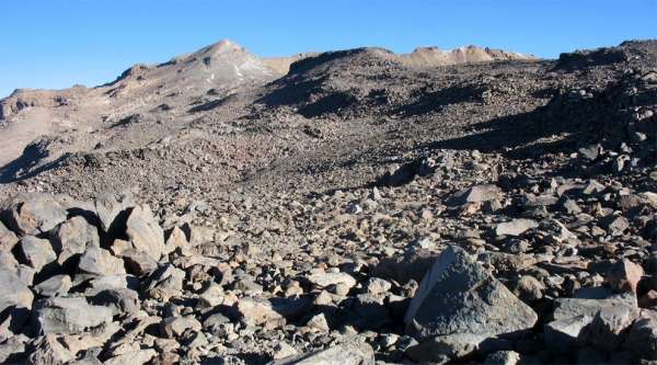 Tireless ascent to the Mismi volcano