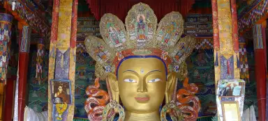 インダス渓谷の仏教僧院