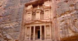 Passeio pela cidade rochosa de Petra
