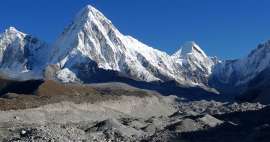 BC Everest Trek sobre tres monturas