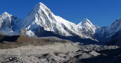 BC Everest Trek over drie zadels