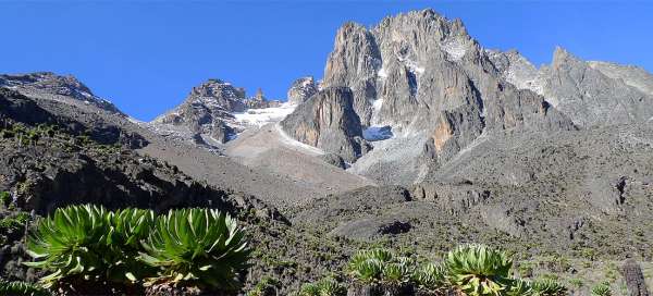 Crossing of Mount Kenya: Weather and season
