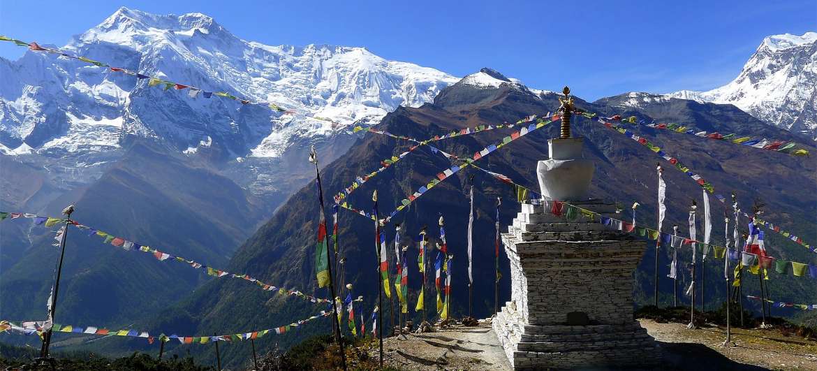 Ascent to Chorten of Ghyar: Hiking