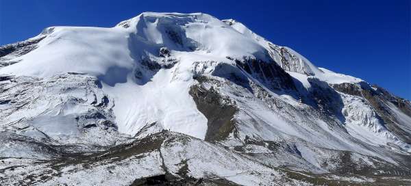 Hike across Thorong la pass