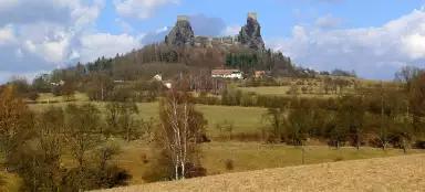 Tour del castillo de Trosky