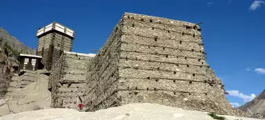 Passeio pela fortaleza Altit
