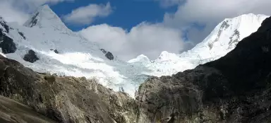 Fai un'escursione intorno al campeggio Jancarurish