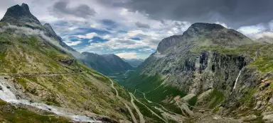 A estrada de Alesund para Trollstigen