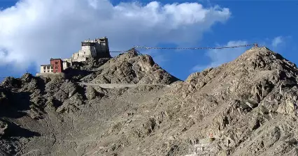 Namgyal Tsemo Gompa에 오르기