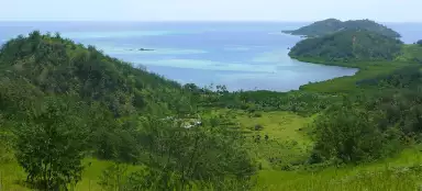 マローラ内陸地のハイキング
