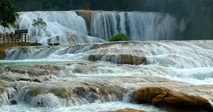 Un recorrido por las cascadas de Agua Azul
