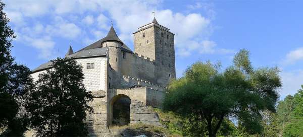 Procházka okolo hradu Kost: Počasí a sezóna