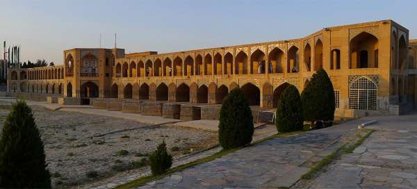 Historic bridges of Esfahan: Accommodations
