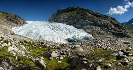 徒步前往 Haugabreen 冰川