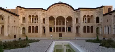 Tour del Palazzo Tabatabai